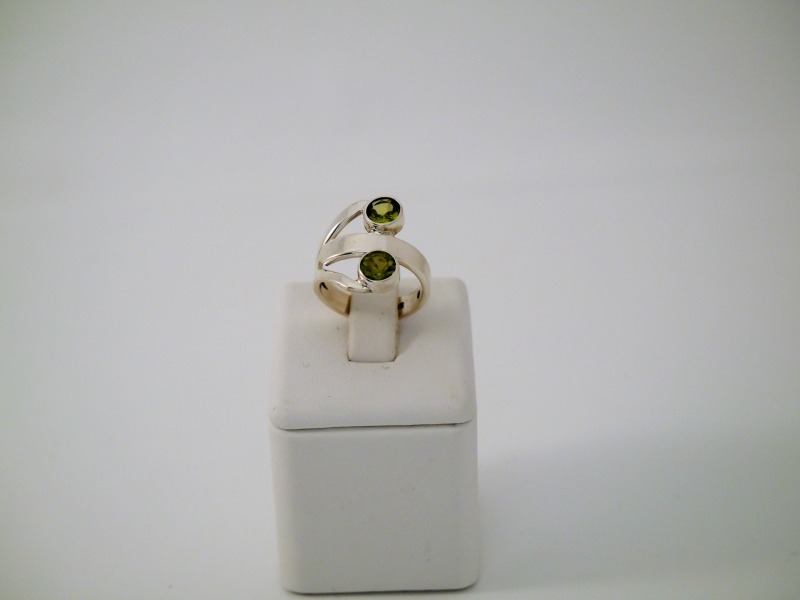 P1060005-peridot-bague