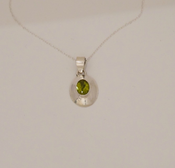 P1060014-peridot-pendentif